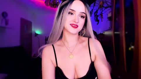 Snapshot of miladyjolie chatting on 12-22-24, 12:16 MiladyJolie online show from 12-22-24, 12:16