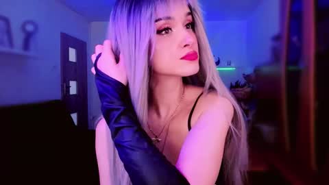 Snapshot of miladyjolie chatting on 03-17-26, 09:12 MiladyJolie online show from 03-17-26, 09:12