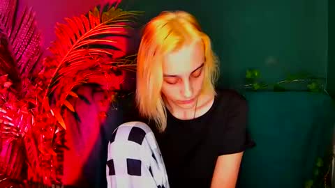 MilaGlow online show from 12-19-25, 05:31