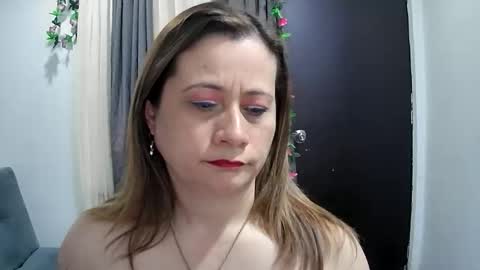 Snapshot of milagros_latin chatting on 10-21-25, 05:46 milagros_latin online show from 10-21-25, 05:46