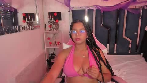 Milenna online show from 10-25-25, 04:20