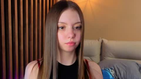 Mila online show from 05-06-26, 03:39