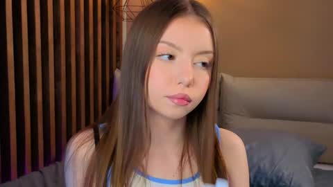 Mila online show from 05-08-26, 03:06