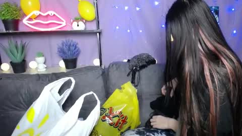 Snapshot of milaloona chatting on 01-23-25, 10:01 Milaloona online show from 01-23-25, 10:01