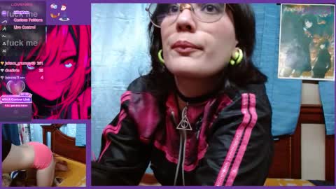 Snapshot of milalunala chatting on 02-24-25, 03:55 Mila-Lunala online show from 02-24-25, 03:55