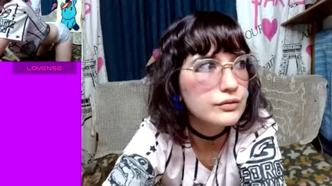 Snapshot of milalunala chatting on 09-17-25, 09:38 Mila-Lunala online show from 09-17-25, 09:38