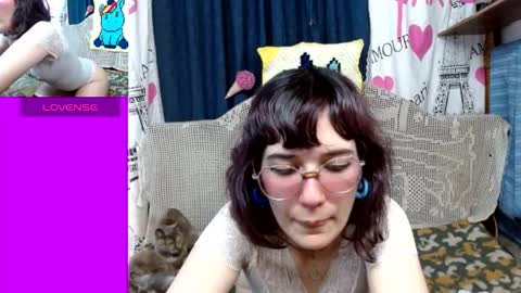 Snapshot of milalunala chatting on 09-18-25, 06:32 Mila-Lunala online show from 09-18-25, 06:32