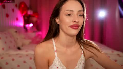 Snapshot of milaluxe chatting on 02-12-26, 07:36 Mila online show from 02-12-26, 07:36