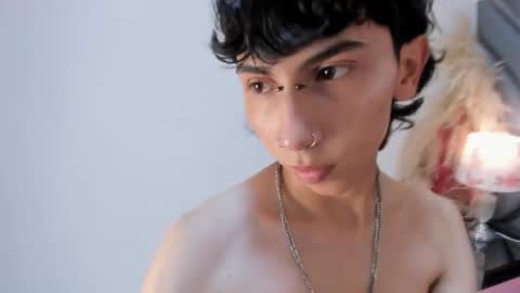 milan_lewiss online show from 10-07-25, 11:51