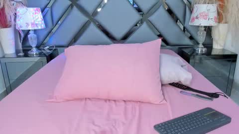 milan_lewiss online show from 11-13-25, 01:32