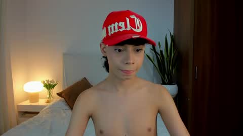 Snapshot of milan_zapata chatting on 06-06-26, 12:49 MILAN online show from 06-06-26, 12:49