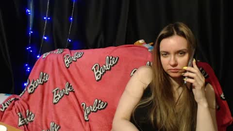 Snapshot of milana696969 chatting on 06-18-26, 04:33 MilAna online show from 06-18-26, 04:33