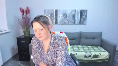 Milana online show from 03-11-25, 01:12