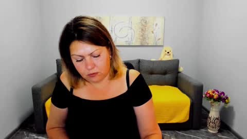 Milana online show from 09-11-25, 06:13