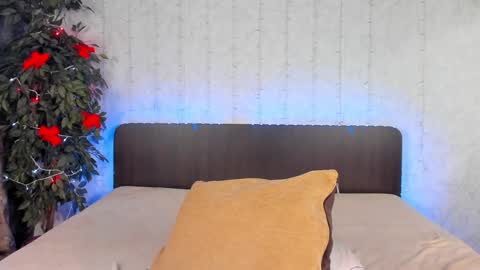 Snapshot of milana_crystal_ chatting on 12-17-24, 11:17 Milana online show from 12-17-24, 11:17