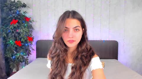 Snapshot of milana_crystal_ chatting on 12-19-24, 08:23 Milana online show from 12-19-24, 08:23
