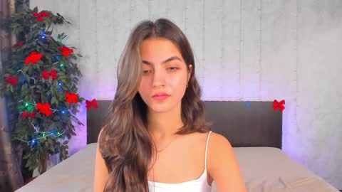 Snapshot of milana_crystal_ chatting on 12-20-24, 11:21 Milana online show from 12-20-24, 11:21