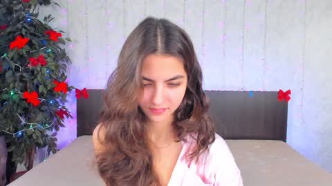 Snapshot of milana_crystal_ chatting on 12-29-24, 08:11 Milana online show from 12-29-24, 08:11