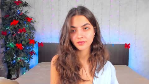 Snapshot of milana_crystal_ chatting on 12-30-24, 11:15 Milana online show from 12-30-24, 11:15