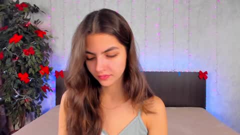 Snapshot of milana_crystal_ chatting on 01-14-25, 08:20 Milana online show from 01-14-25, 08:20