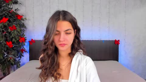 Snapshot of milana_crystal_ chatting on 01-19-25, 08:18 Milana online show from 01-19-25, 08:18