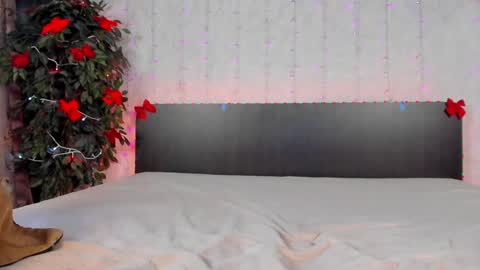 Snapshot of milana_crystal_ chatting on 01-20-25, 11:24 Milana online show from 01-20-25, 11:24