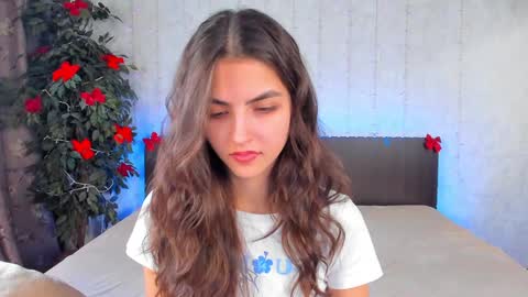 Snapshot of milana_crystal_ chatting on 01-24-25, 11:15 Milana online show from 01-24-25, 11:15
