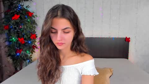 Snapshot of milana_crystal_ chatting on 01-27-25, 08:18 Milana online show from 01-27-25, 08:18