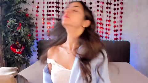 Snapshot of milana_crystal_ chatting on 02-16-25, 08:21 Milana online show from 02-16-25, 08:21