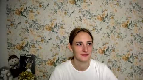 Snapshot of milana_cutie_ chatting on 09-10-25, 05:40 Milana online show from 09-10-25, 05:40