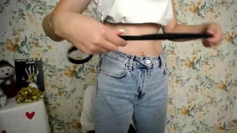Snapshot of milana_cutie_ chatting on 09-16-25, 05:52 Milana online show from 09-16-25, 05:52