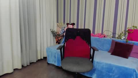 MilanaAlvis online show from 10-18-25, 12:17