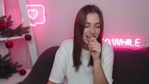 Snapshot of milanaangelas chatting on 12-23-24, 10:32 milanaangelas online show from 12-23-24, 10:32