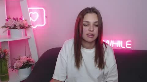 Snapshot of milanaangelas chatting on 01-24-25, 10:43 milanaangelas online show from 01-24-25, 10:43