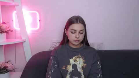 Snapshot of milanaangelas chatting on 10-07-25, 07:55 milanaangelas online show from 10-07-25, 07:55