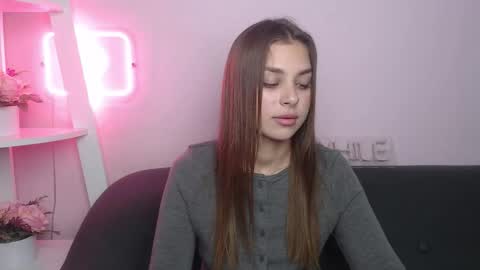 milanaangelas online show from 11-18-25, 08:46