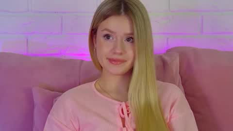 MilanaBalmain online show from 01-17-26, 04:28