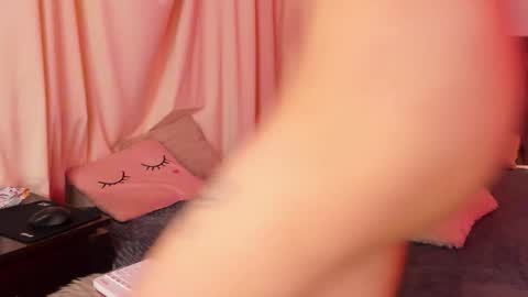 Snapshot of milanahottss chatting on 04-17-26, 06:05 Milana online show from 04-17-26, 06:05