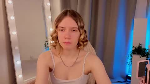 Snapshot of milanarayy chatting on 05-10-26, 05:34 Milaray online show from 05-10-26, 05:34