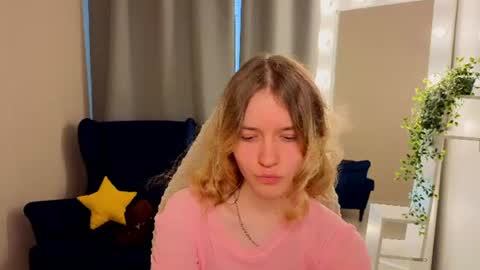 Milaray online show from 06-17-26, 05:54