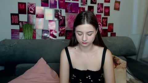 milanaroz online show from 09-25-25, 05:11