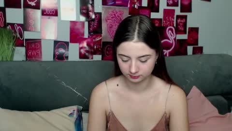 milanaroz online show from 10-17-25, 04:59