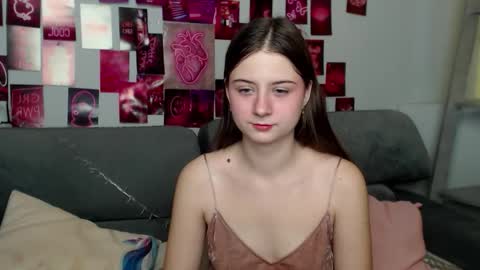 milanaroz online show from 10-19-25, 04:57