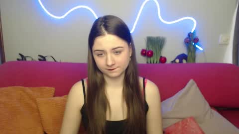 Snapshot of milanaroz chatting on 03-12-26, 05:57 milanaroz online show from 03-12-26, 05:57