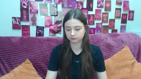 Snapshot of milanaroz chatting on 03-15-26, 06:08 milanaroz online show from 03-15-26, 06:08