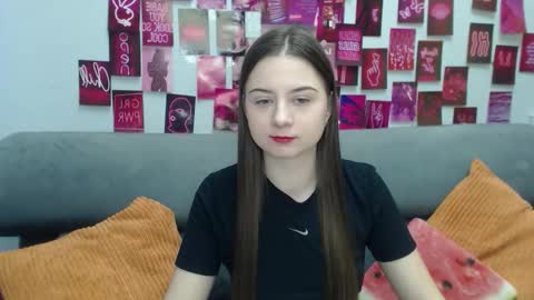 Snapshot of milanaroz chatting on 03-27-26, 05:46 milanaroz online show from 03-27-26, 05:46