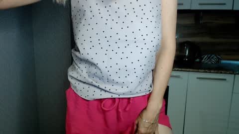 Milena online show from 01-12-25, 04:00