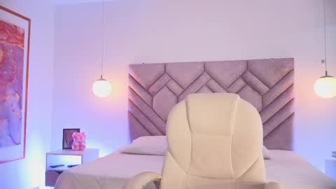 Snapshot of milancorleone chatting on 05-04-26, 11:39 Milan Corleone online show from 05-04-26, 11:39