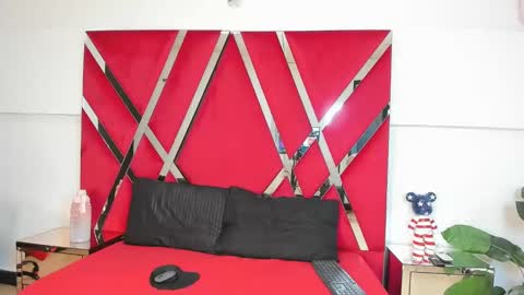 milanx2 online show from 11-03-25, 08:32