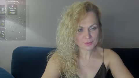 milanna_x online show from 11-22-25, 06:18